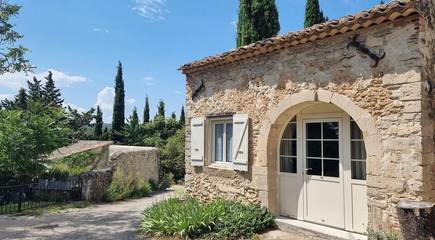 Gîte pour 2 personnes, avec piscine et jardin à Montségur-sur-Lauzon