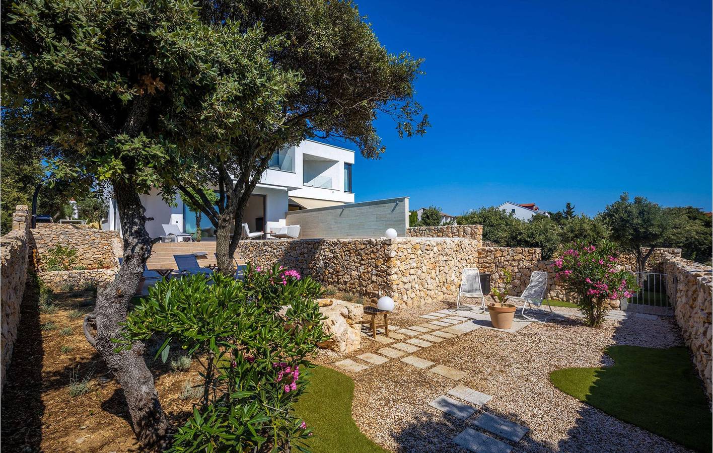 Ferienhaus für 8 Personen mit Terrasse in Mandre, Pag