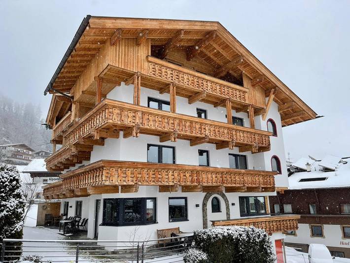 Ferienwohnung für 6 Personen, mit Balkon und Sauna in Finkenberg