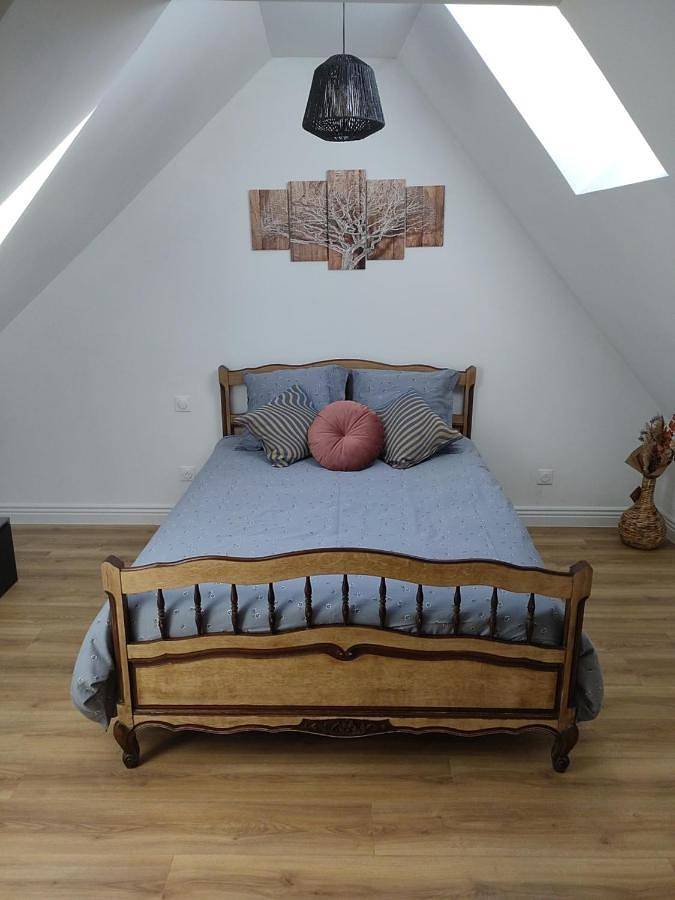 Gîte pour 4 personnes, avec vue et terrasse à Lavaqueresse