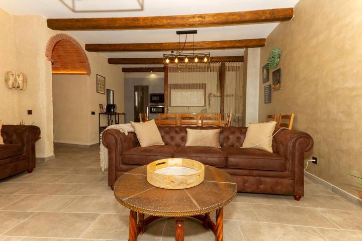 Casa rural para 9 personas, con Balcón y Terraza además de Jardín y Piscina en Tierra del Vino - 4