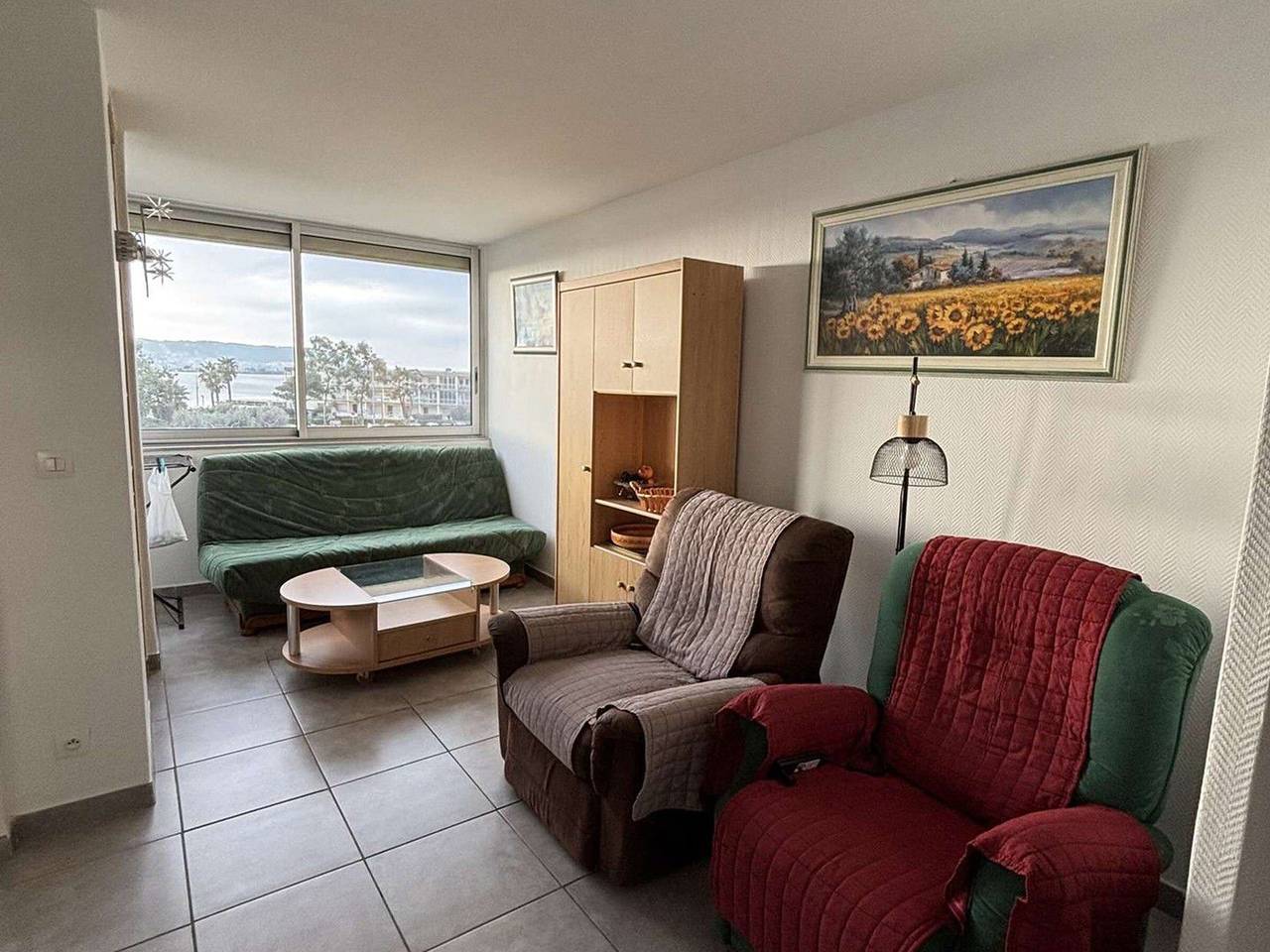 Entire apartment, Bright apartment in Balaruc-les-Bains, pets allowed in Balaruc-les-Bains, Côte d'Améthyste