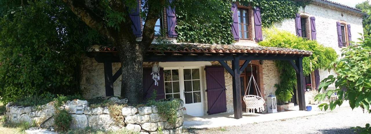 Location de vacances pour 2 personnes, avec terrasse et piscine ainsi que jardin et vue à Cahuzac-sur-Vère - 2