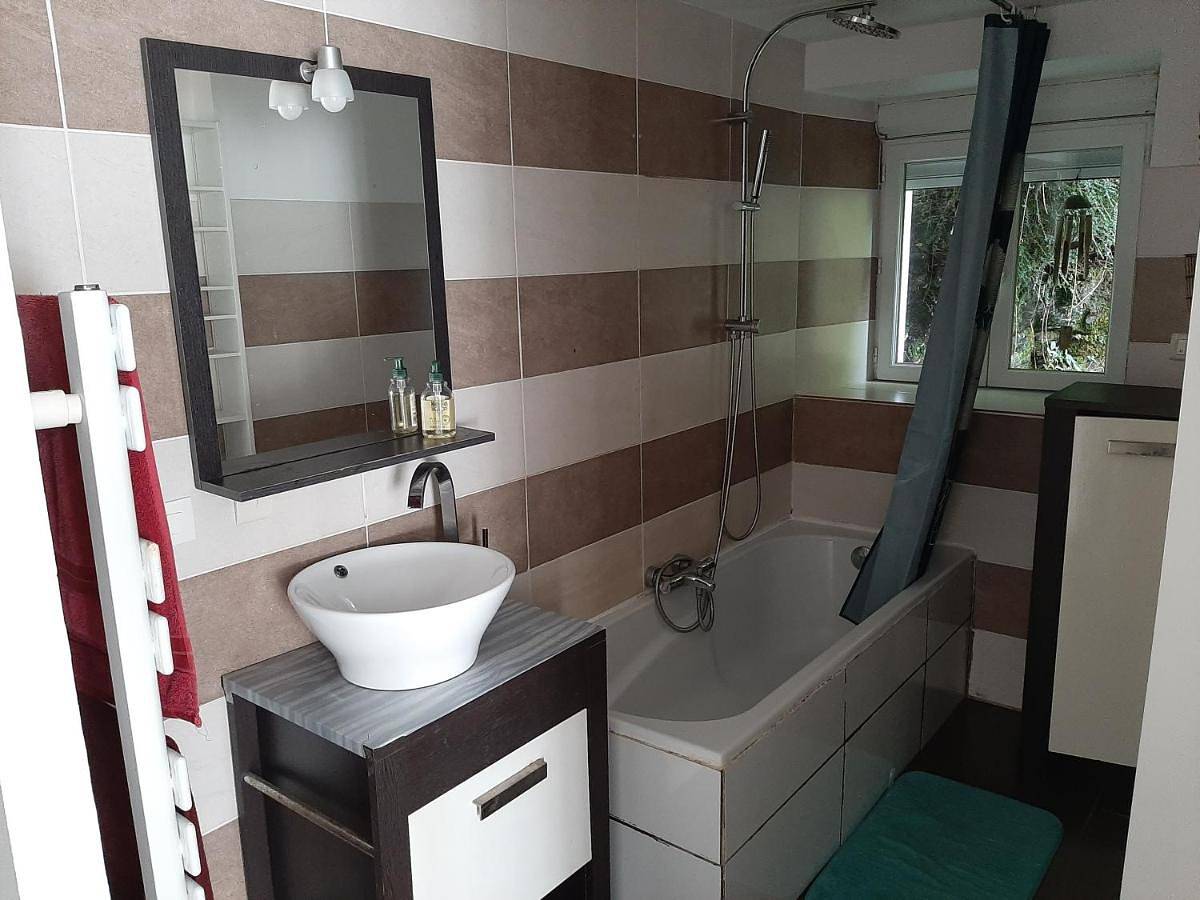 Appartement entier, Two-Bedroom Apartment in Morlaix, Ceinture Dorée