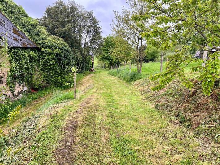 Location de vacances pour 6 personnes, avec vue ainsi que terrasse et jardin à Marcilly - 2