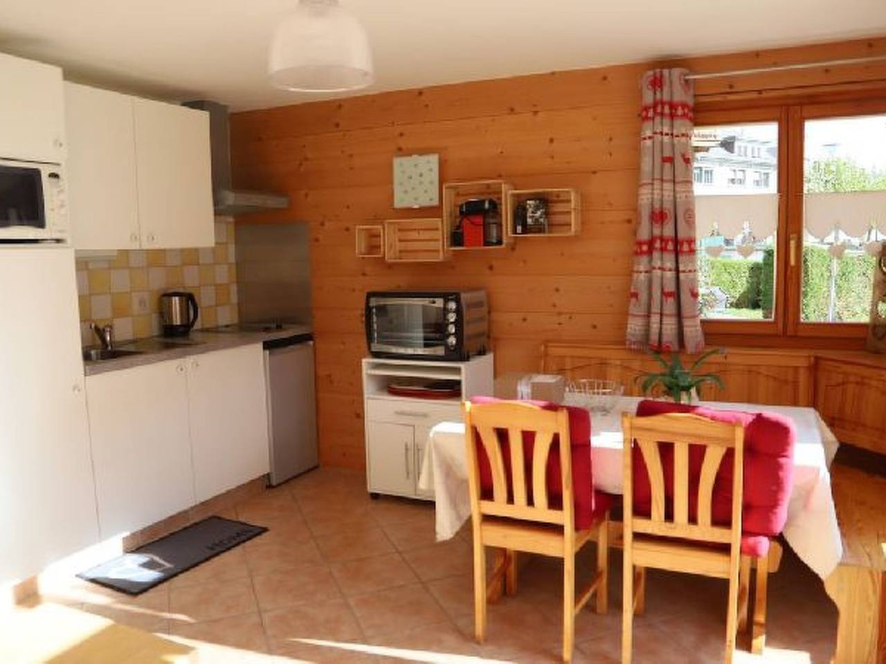 Ganze Wohnung, Ferienwohnung für 2 Personen mit Terrasse in Salvan, Martigny - Val de Bagnes & Umgebung