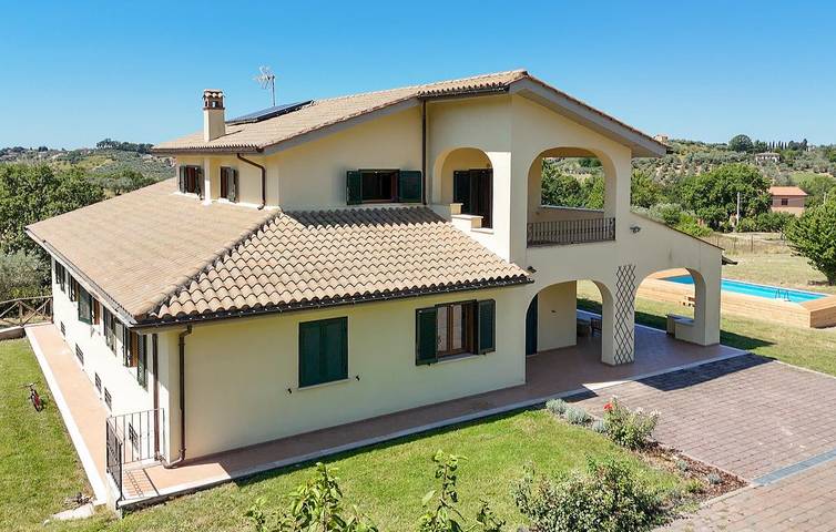 Gemütliche Ferienwohnung mit WLAN, Klimaanlage und Parkplatz in der Nähe von Torri in Sabina in Casperia, Rieti Provinz