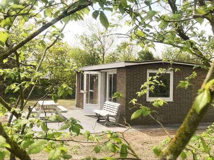 Bungalow voor 2 personen, met Terras en Tuin in De Koog