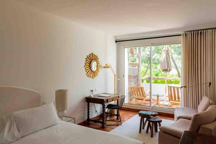 Hôtel pour 3 personnes, avec vue et jardin ainsi que piscine et sauna dans Plage Cala Rossa - 4