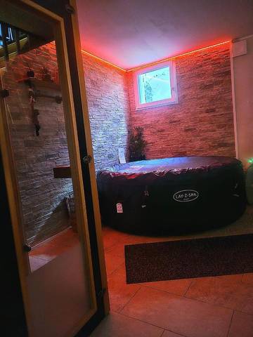 Gîte pour 2 personnes, avec sauna ainsi que jacuzzi et terrasse à Dardilly