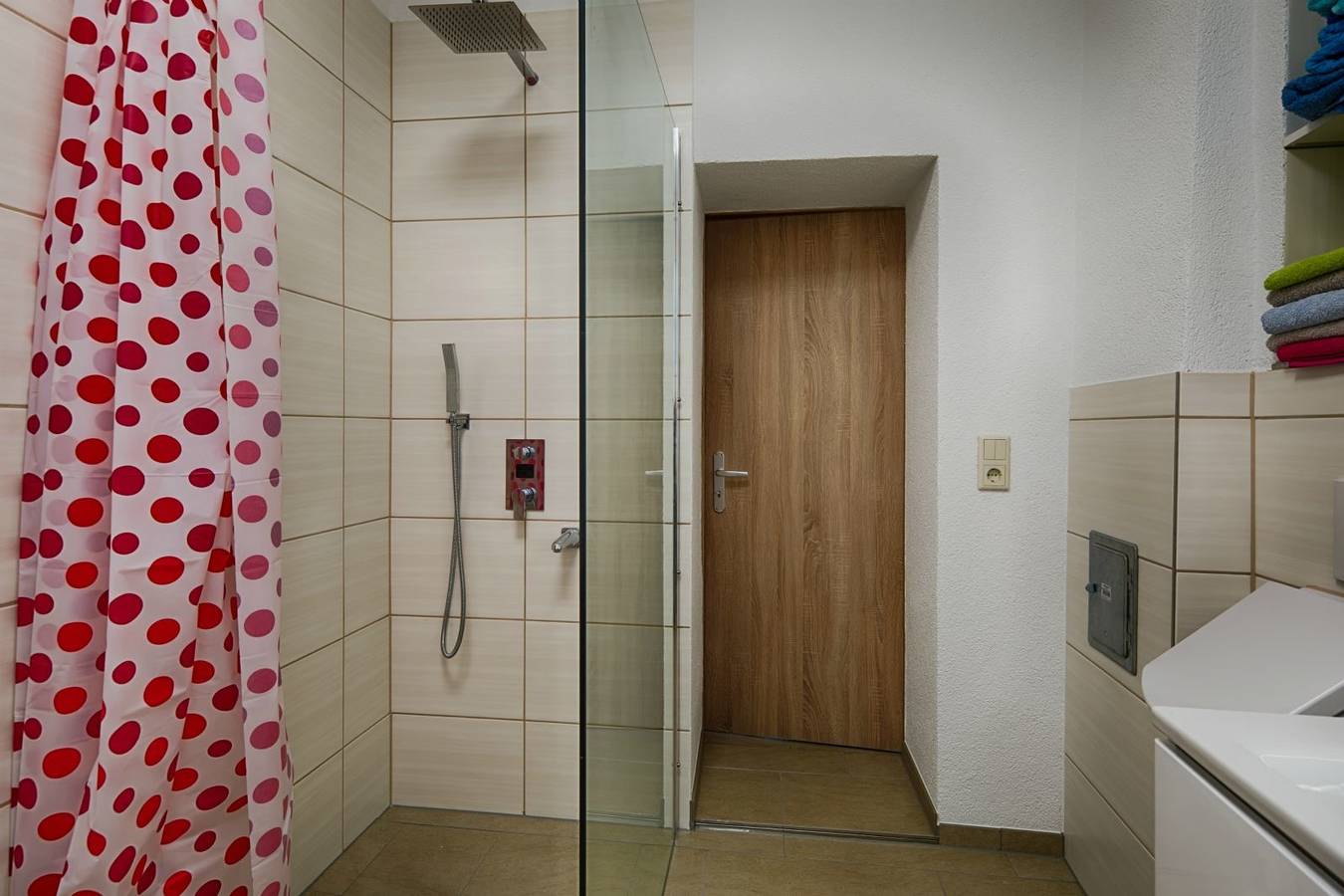 Ganze Ferienwohnung, Haus Rabenswald - Ferienwohnung 2 Haus Rabenswalde untere Etage in Roßleben-Wiehe, Burgenlandkreis