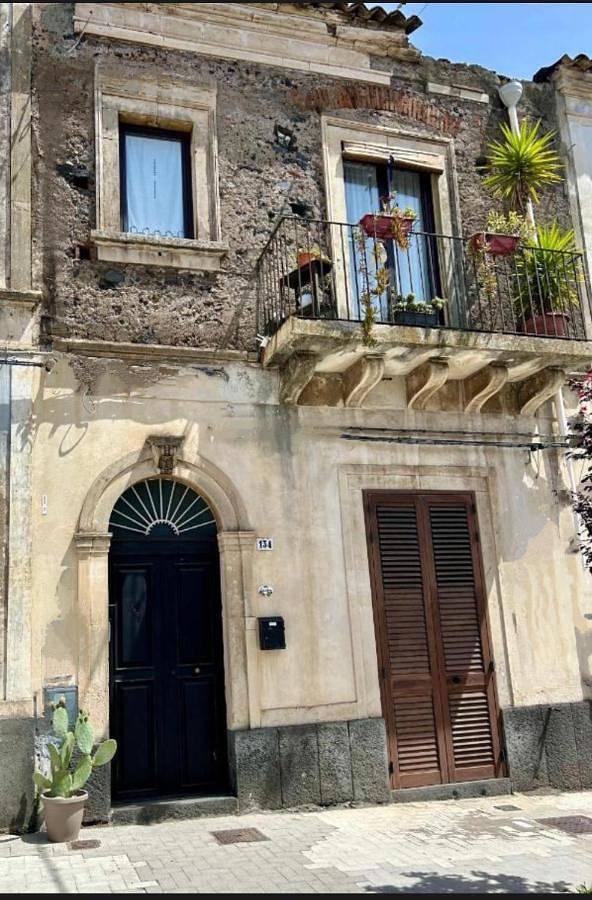 Location de vacances pour 4 personnes, avec Balcon ainsi que Terrasse et Vue à Piedimonte Etneo - 2