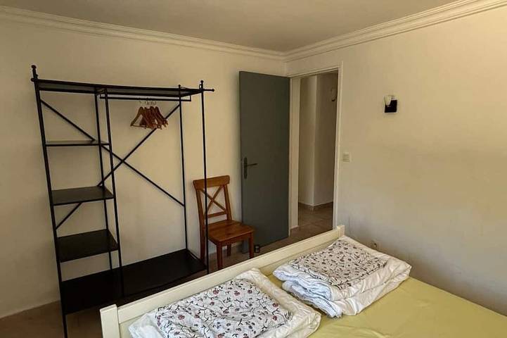 Gîte pour 6 personnes, avec terrasse ainsi que jardin et jacuzzi dans La Madrague - 3