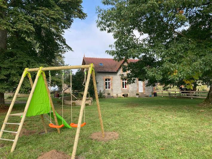 Location de vacances pour 10 personnes, avec Jacuzzi et Terrasse ainsi que Jardin et Sauna à Chazemais