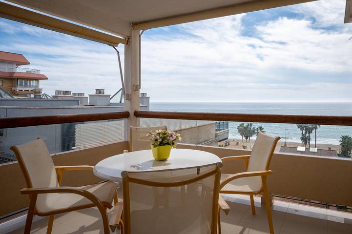 Holiday rental for 4 people, with ocean view and terrace in Torredembarra
