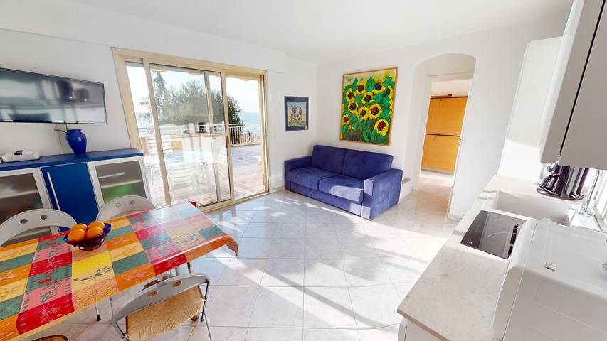 Gîte pour 5 personnes, avec vue sur l’océan ainsi que piscine et balcon, adapté aux familles dans Plage des Sablettes Est - 3