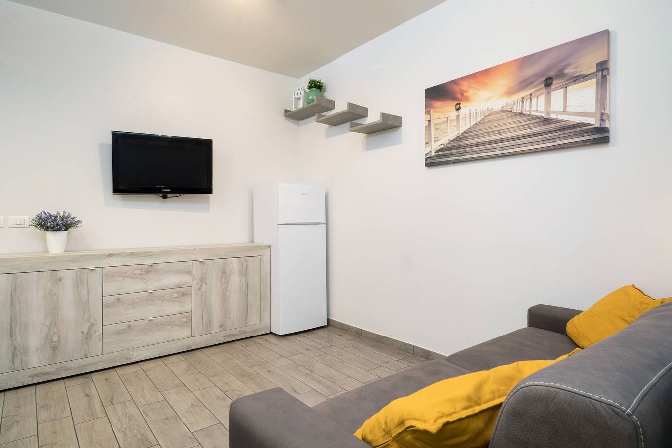 Studio Apartment "Monolocale Glicine" with Balcony & A/C in Chianchitta, Taormina