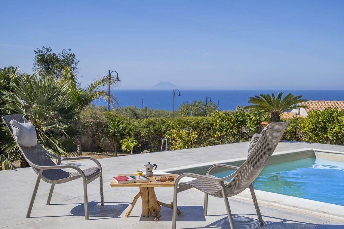 Appartamento intero, Villa Tramonto sullo Stromboli  in Faro Capo Vaticano, Provincia di Vibo Valentia
