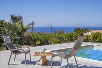 Ferienwohnung für 6 Personen, mit Pool und Garten in Faro Capo Vaticano