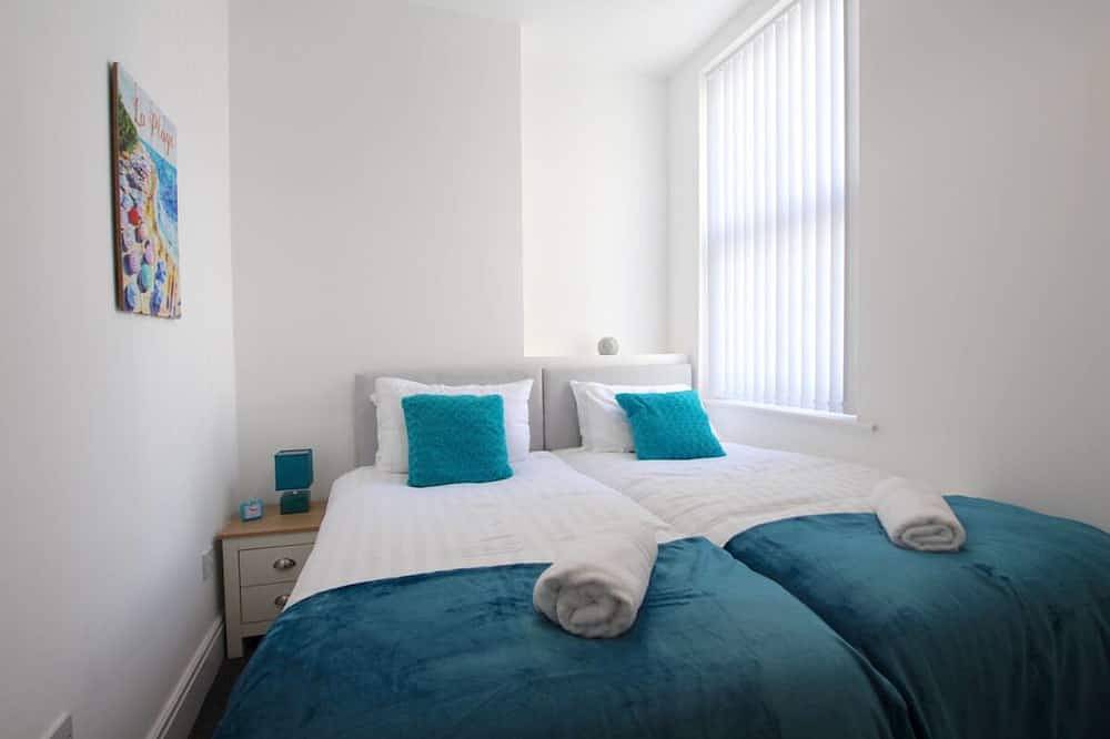 Entire apartment, Sand Dune by Coast Accommodation Station Road in Blackpool Pleasure Beach, North West England