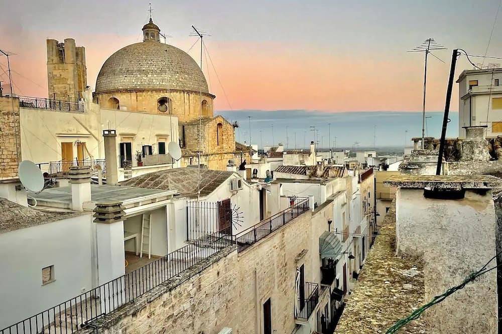 Historic Home with Large Rooftop Terrace in Heart of Ceglie in Ceglie Messapica, Salento