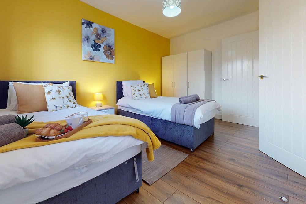 Entire apartment, Srk- Secure Brand New Luxury Green View Lodge in Peterborough