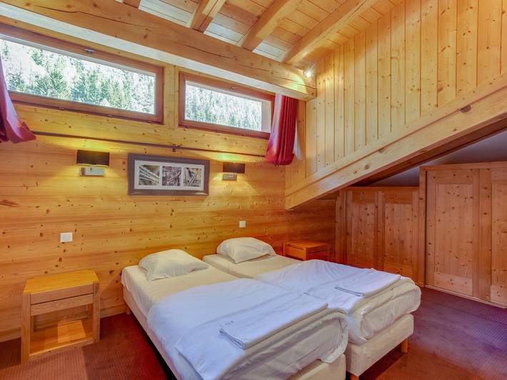 Entire apartment, Chalet in French Alps with Stunning Views in Vallorcine, Bonneville region