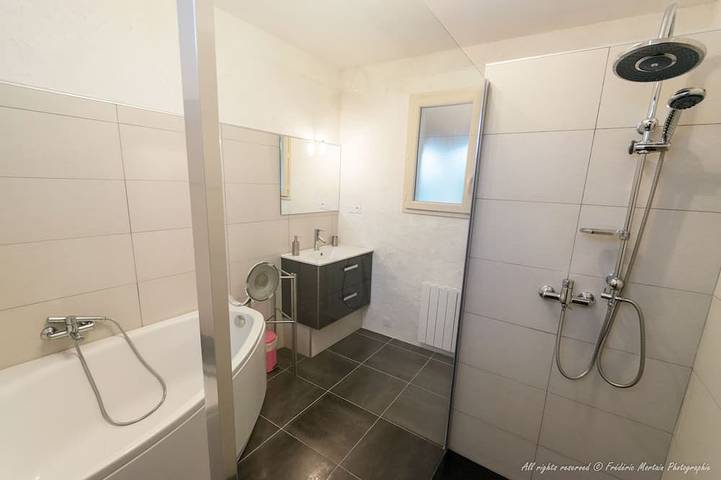 Location de vacances pour 4 personnes, avec jardin ainsi que piscine et balcon à Saint-Maurice-d'Ibie - 3