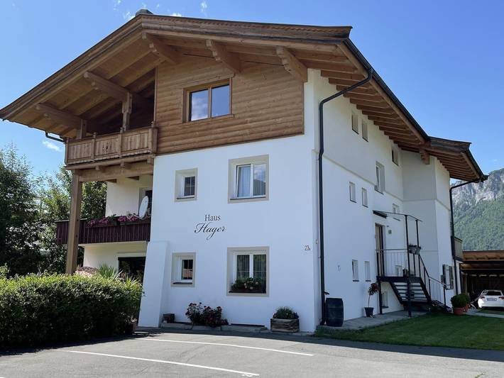 Ferienwohnung für 3 Personen, mit Balkon und Terrasse in St Johann in Tirol