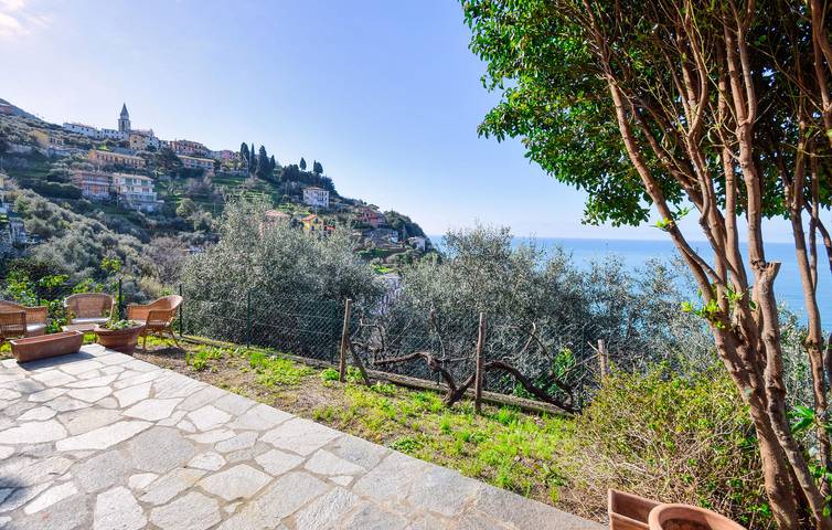 Apartamento con vistas al mar, aparcamiento y WiFi in Moneglia, Riviera di Levante