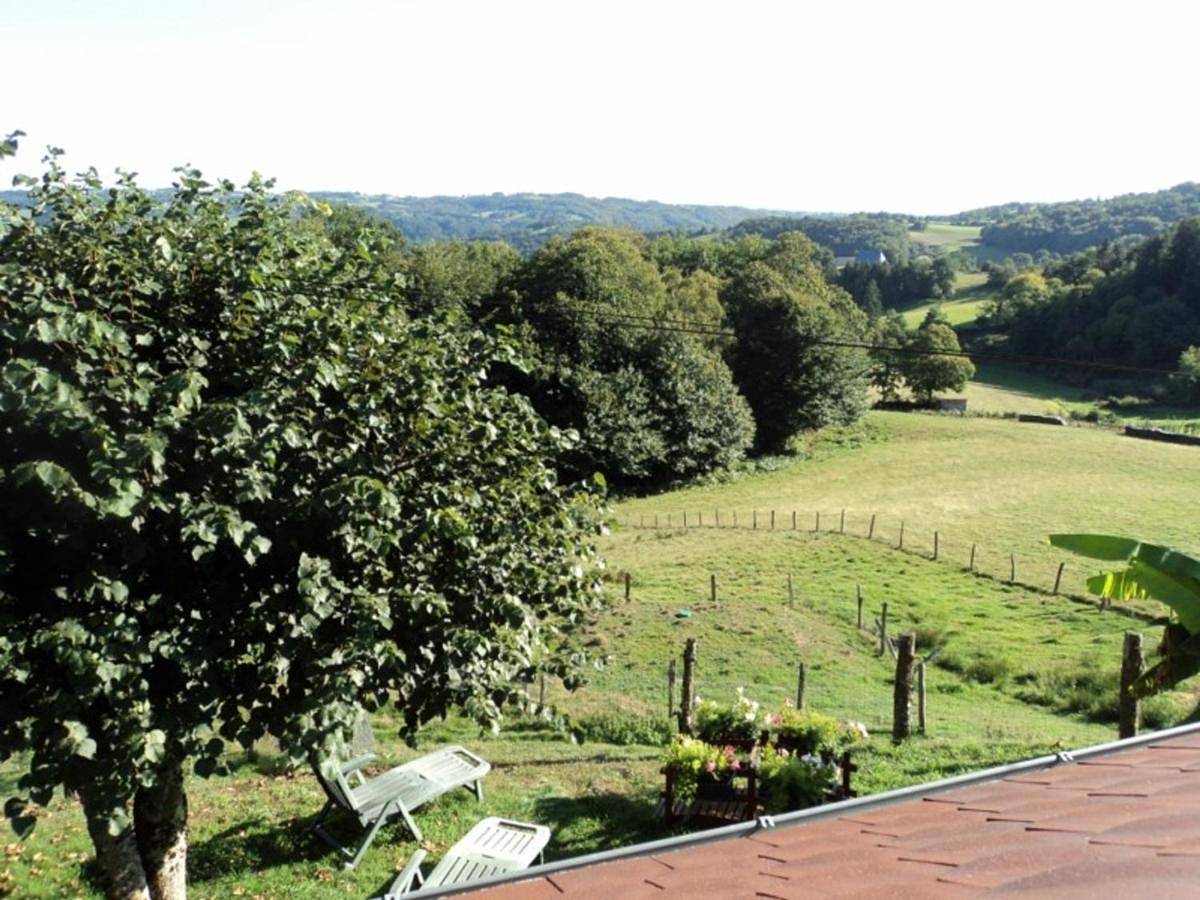 Maison de caractère rénovée au cœur du Cantal avec jardin clos, cheminée et wifi - 6 pers - Fr-1-742-476 in Vitrac (Cantal), Région d'Aurillac