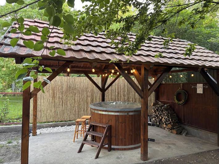 Dom dla 8 osób, z Balkon i Jacuzzi oraz Taras i Ogród w Tiszafüred