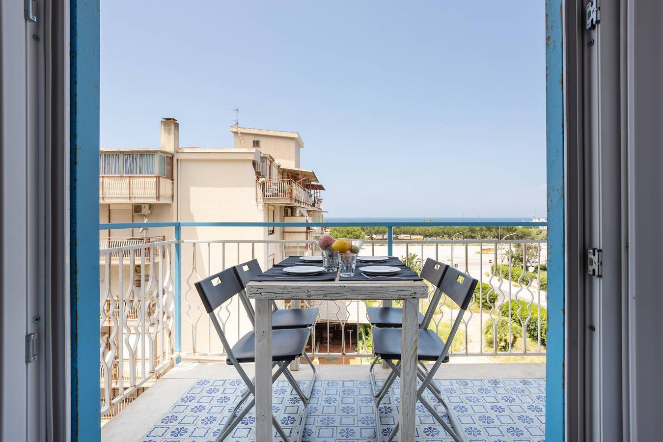 Ganze Wohnung, Ferienwohnung "Mit Blick auf das Meer" in Strandnähe mit 2 Balkonen und Wlan in Capaci, Palermo Provinz