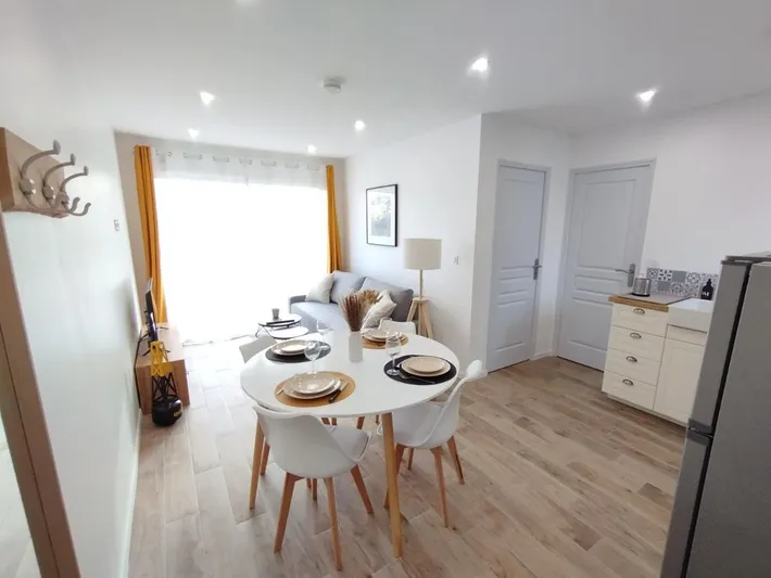Apartamento de vacaciones para 4 personas, con jardín además de terraza y vistas - 1