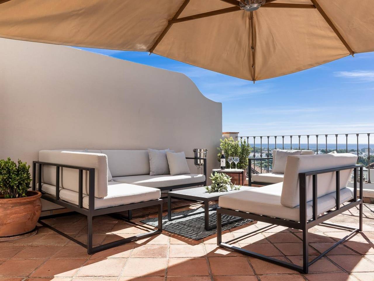 Ferienhaus für 6 Personen mit Terrasse in El Paraíso, Estepona