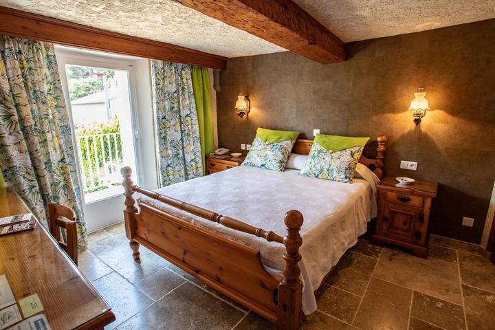 Hôtel pour 2 personnes, avec jardin ainsi que vue et piscine, adapté aux familles dans Port des Oursinières - 4