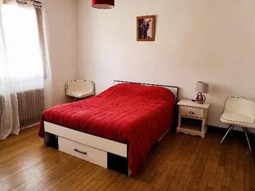Gîte pour 6 personnes, avec jardin, adapté aux familles dans Juzet-d'Izaut