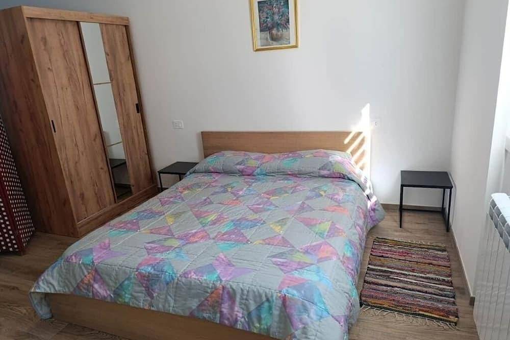 Ganze Wohnung, Lake Como new comfortable apartment in the center, beach the Sentiero Viandante in Dervio, Comer See