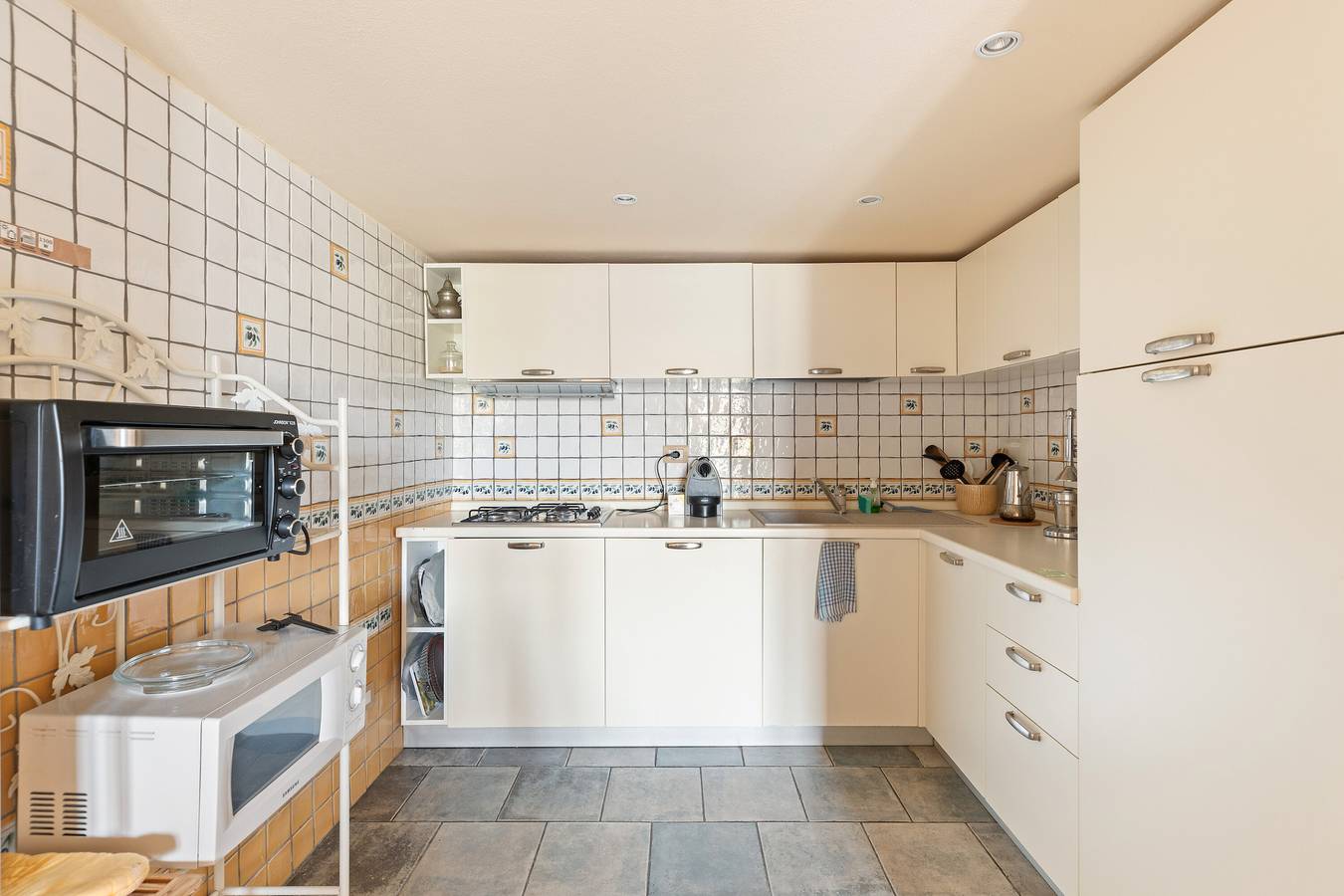 Entire apartment, Apartment 'Color Sabbia' with Balcony, Wi-Fi and Air Conditioning in Bosa, Planargia