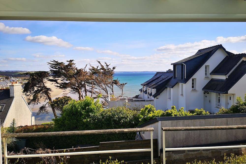 Villa auf einer Klippe mit Meerblick in Saint-Nic, Iroise