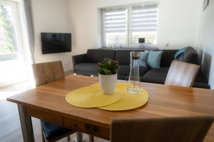 Ferienwohnung für 2 Personen, mit Ausblick und Terrasse, mit Haustier in Einruhr