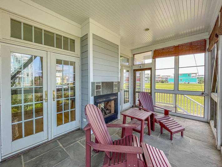Vacation rental for 8 people, with balcony and yard as well as pool in Cape Charles