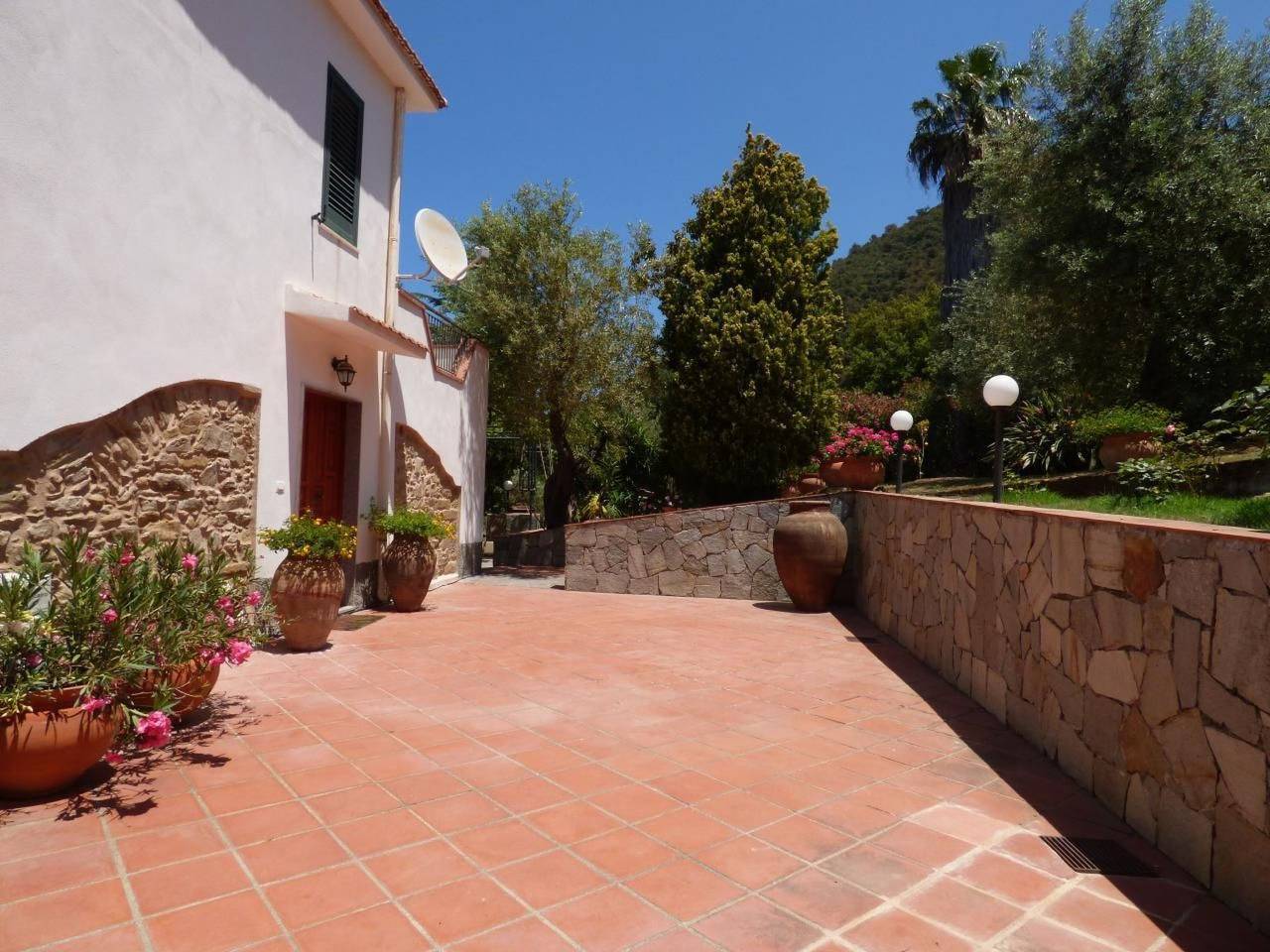 Landhaus mit Blick auf die Äolischen Inseln in Patti, Messina Provinz
