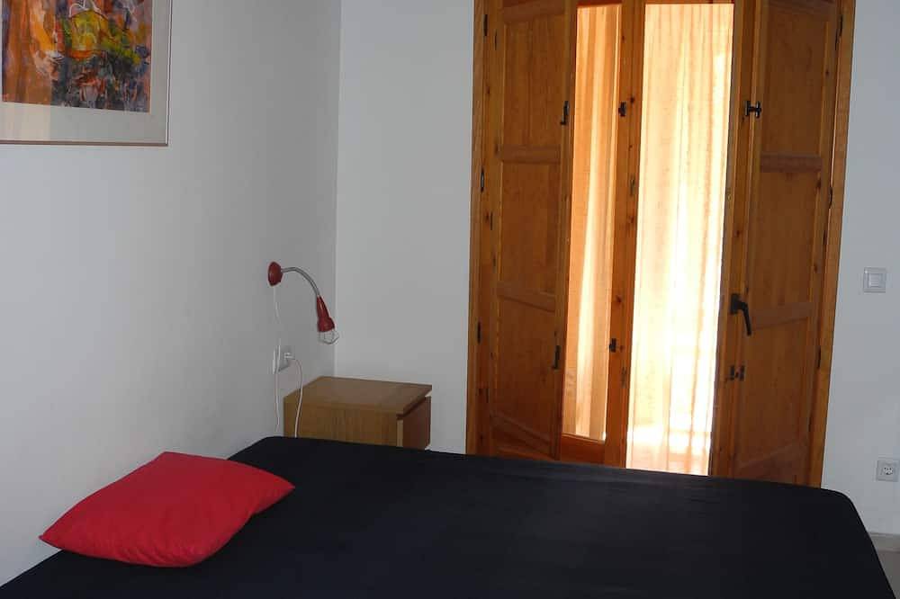 Apartamento entero, Apartamento Azul - romántico, auténtico, con mucho espacio y excelentes vistas in Torroja, Priorat