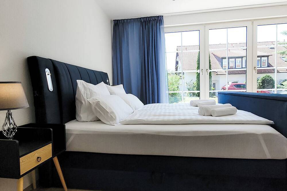 Ganze Wohnung, Terrasse - Parkplatz - Tv im Boxspringbett - Küche in Jena, Saaleland