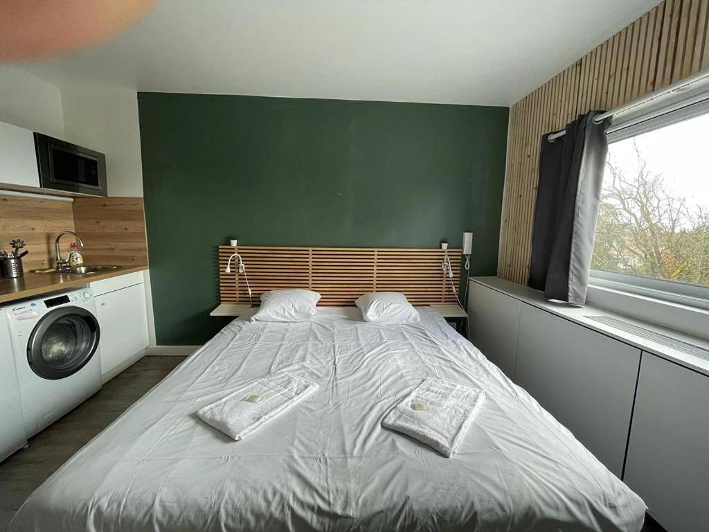 Appartement entier, Appartement design tout confort (parking gratuit) in Gradignan, Région de Bordeaux