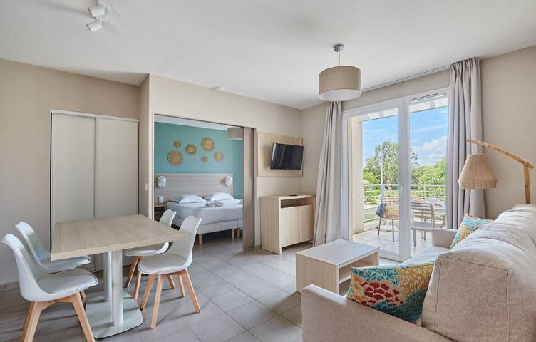 Gîte pour 2 personnes, avec sauna et piscine ainsi que terrasse et jardin, adapté aux familles à La Londe-les-Maures - 3