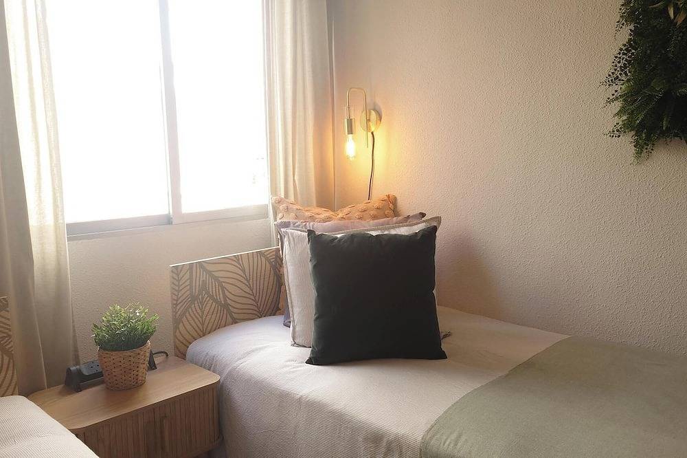 Entire apartment, Spacious apartment in Salobrena, close to beach! in Salobreña, Costa Tropical