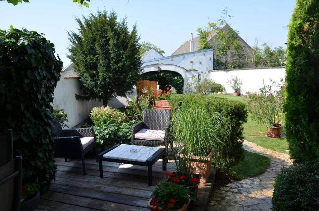 Double Room with Bath in Apetlon, Neusiedlersee-Hügelland