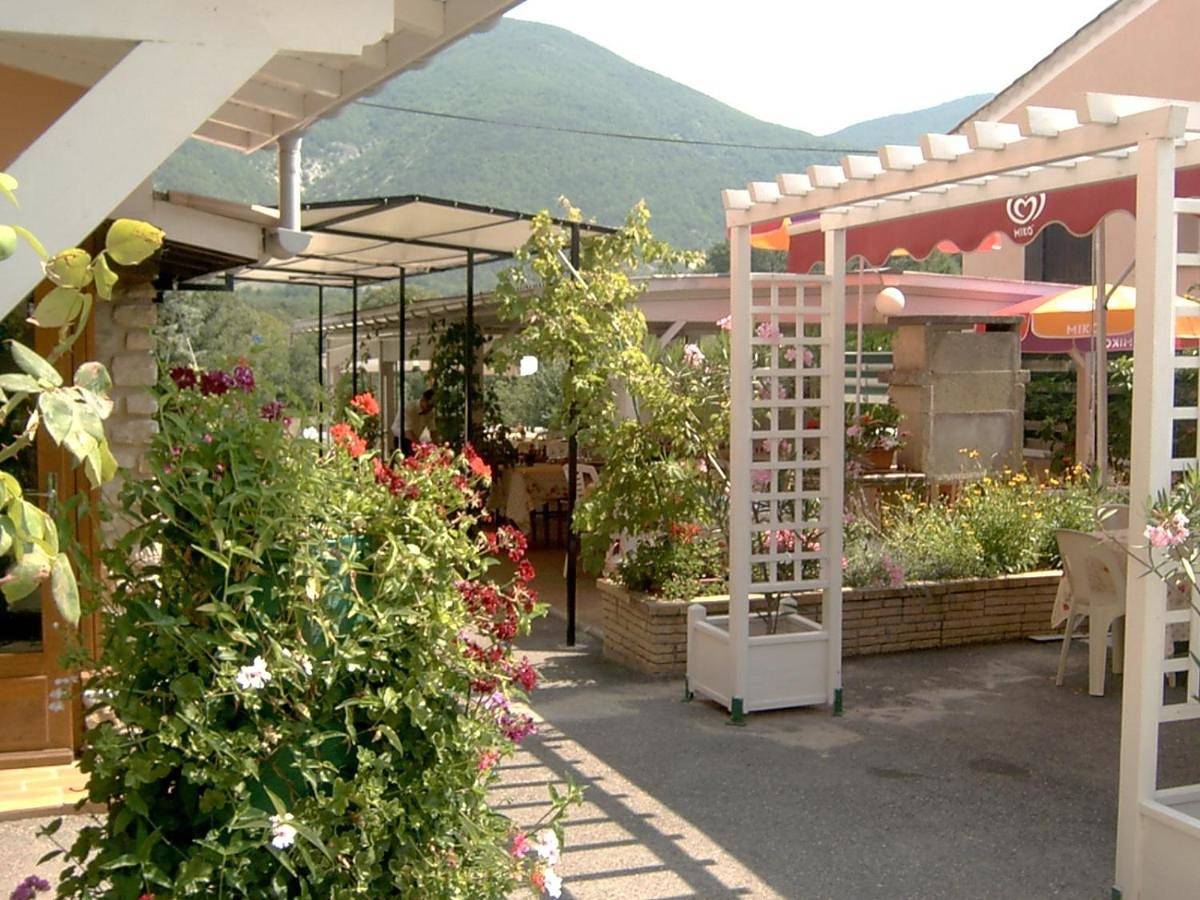 Logis Hotel Le Relais du Serre in Montjoux, Région de nyons